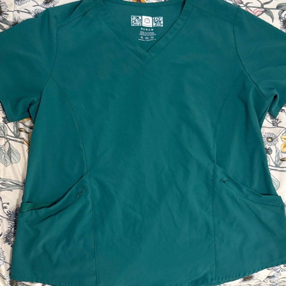 Wonderwink RENEW Hunter Green Women’s Scrub top